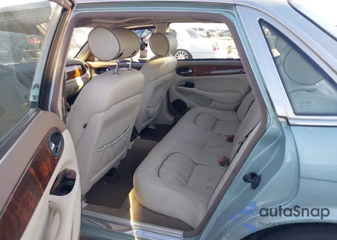 2003 Jaguar Xj Xj8 z USA, uszkodzony, nr VIN SAJDA14C13LF49805